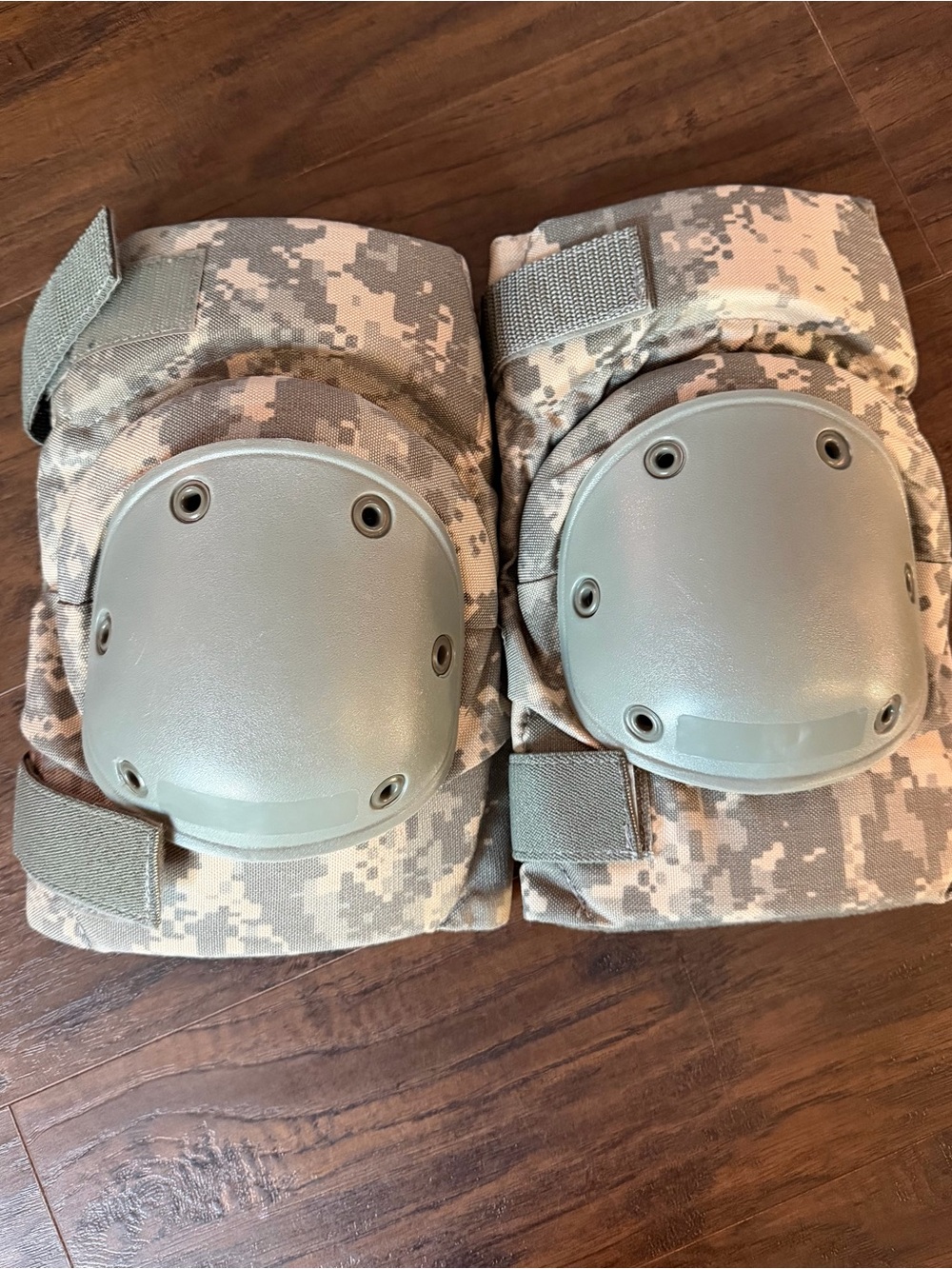 Tactical Digital Camo Knee Pads - Olive Hard Shell Protection